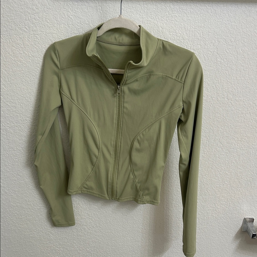 Cropped, fitted workout jacket